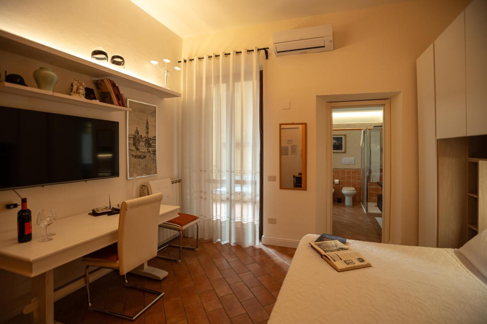 Indipendent Studio Apartment With Terrace - Parking Флоренция Екстериор снимка